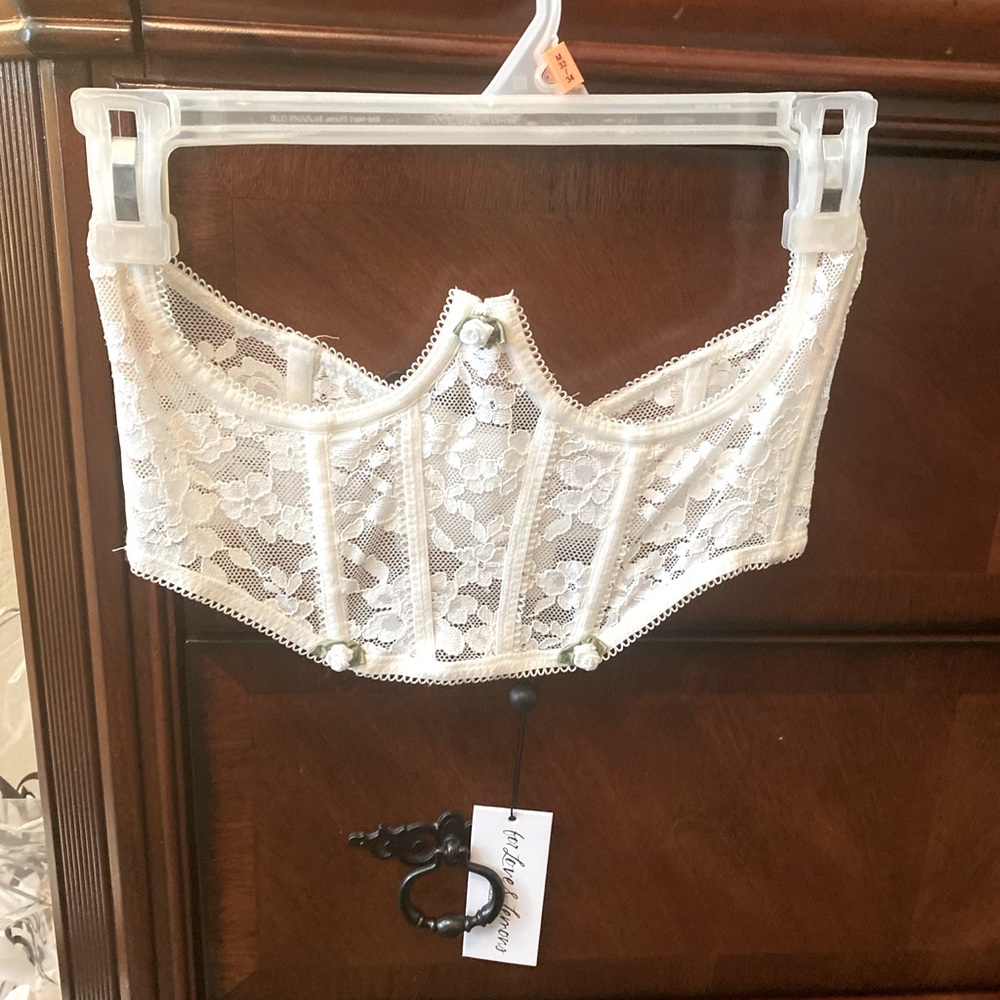FOR LOVE AND LEMONS LACE CORSET TOP. NWT